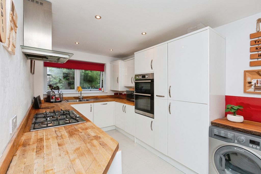Property photo 3 of 12 Pbox-Img.Jpg