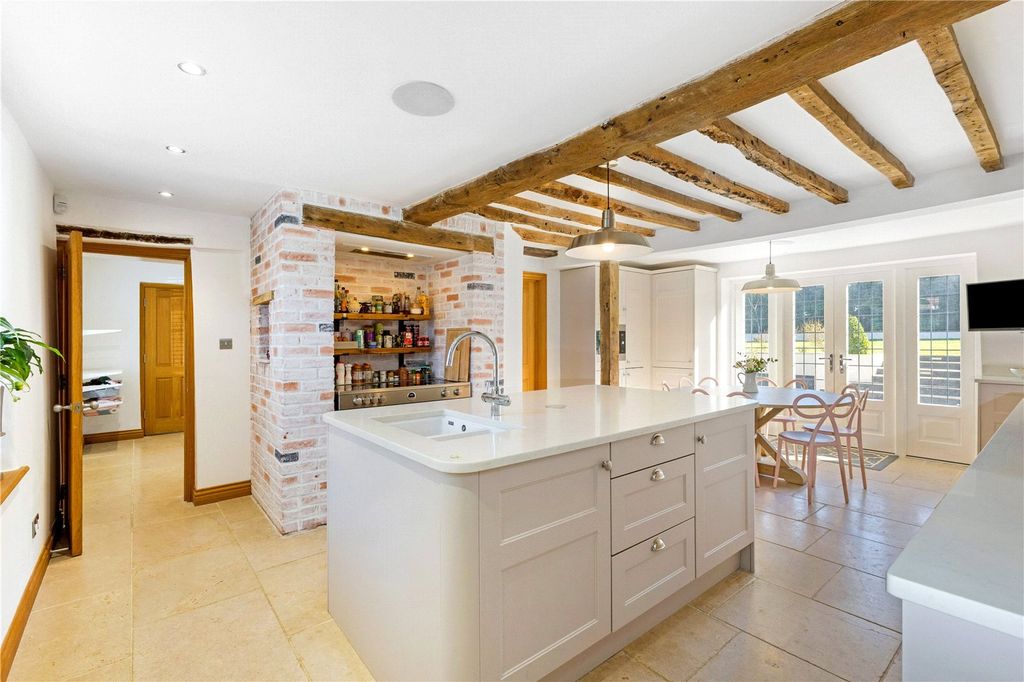 Property photo 3 of 33 Kitchen