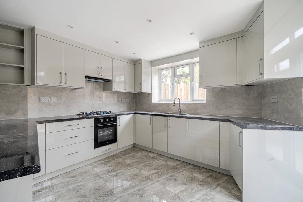 Property photo 3 of 22 Picture No. 03