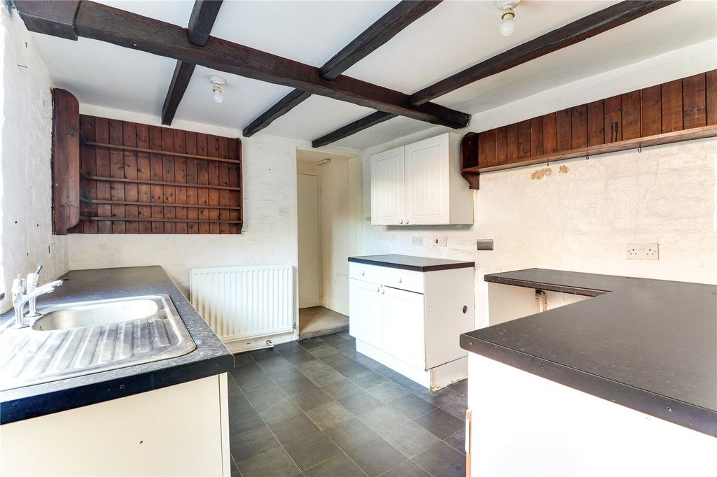 Property photo 2 of 10 Kitchen