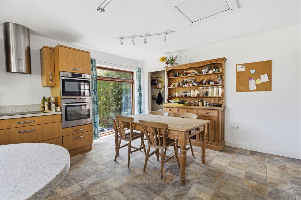 Additional image 5 of 7 bed detached house for saleHackenden Lane, East Grinstead RH19