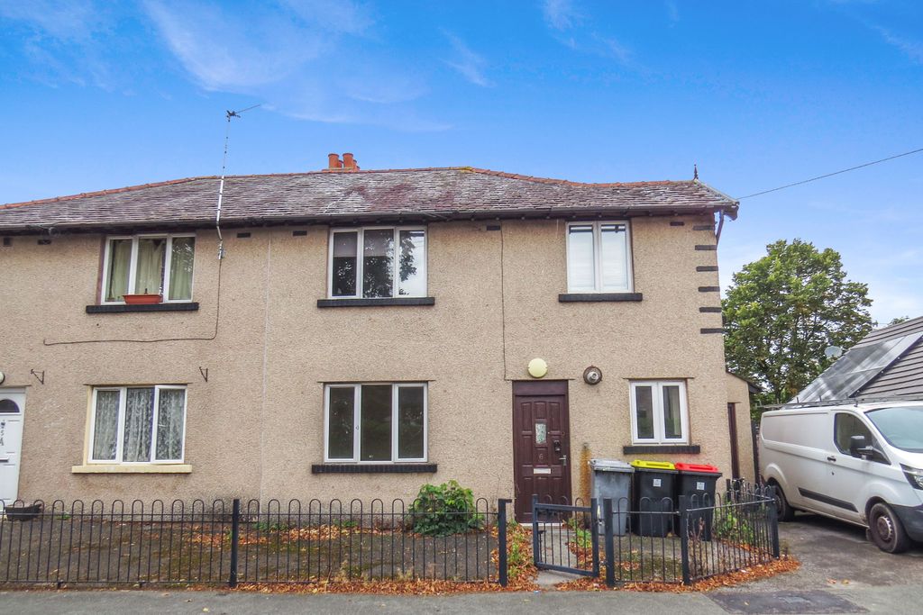 Property photo 1 of 14 6 Langdale Place, Lancaster, Lancashire, La1 3Ns