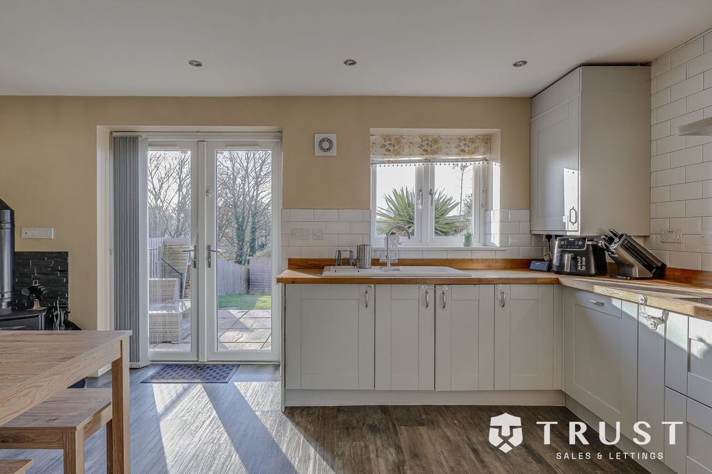 Property photo 2 of 38