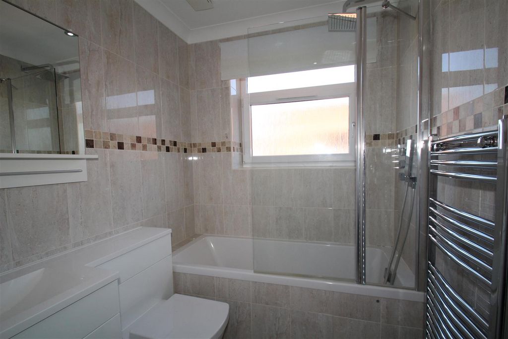 Property photo 3 of 6 Bathroom