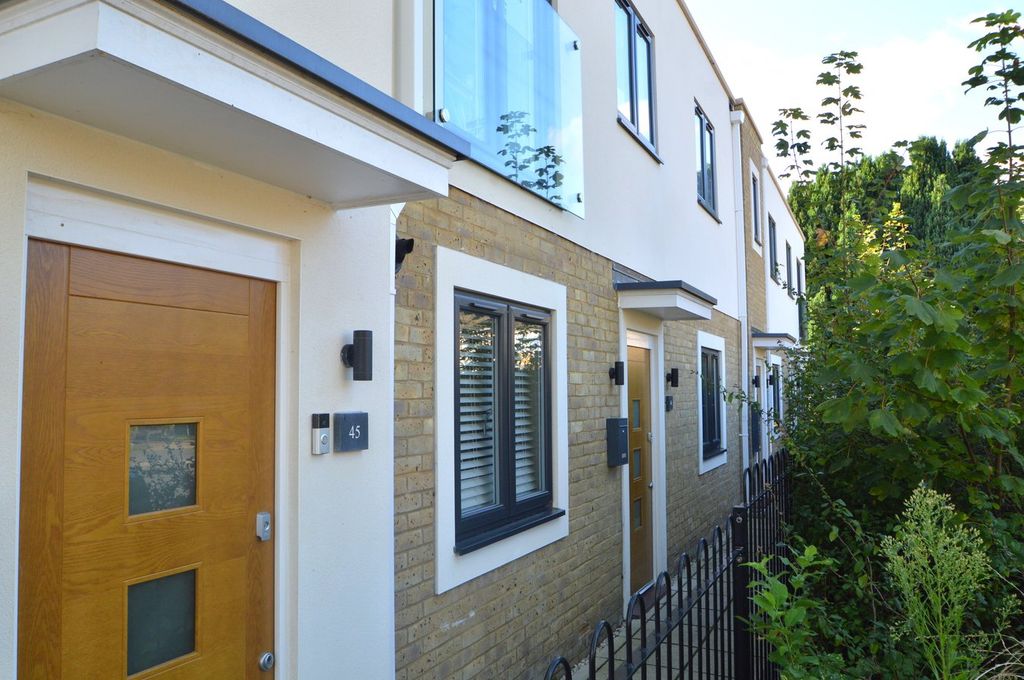 Property photo 3 of 11