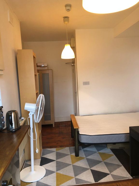 Property photo 3 of 4