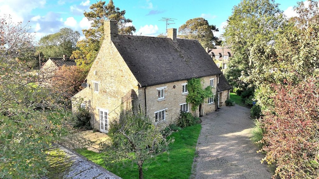 Property photo 1 of 27