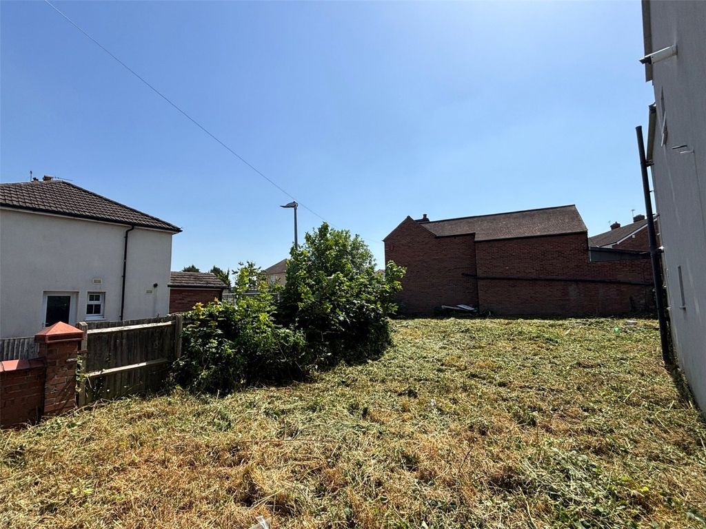 Property photo 1 of 3 Picture No. 02