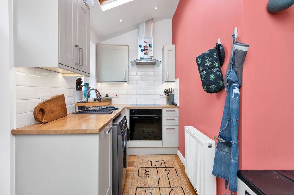 Property photo 2 of 7