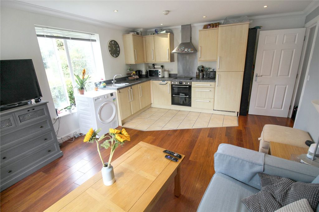 Property photo 3 of 10 Picture No. 01