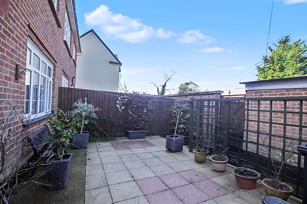 Property photo 3 of 11