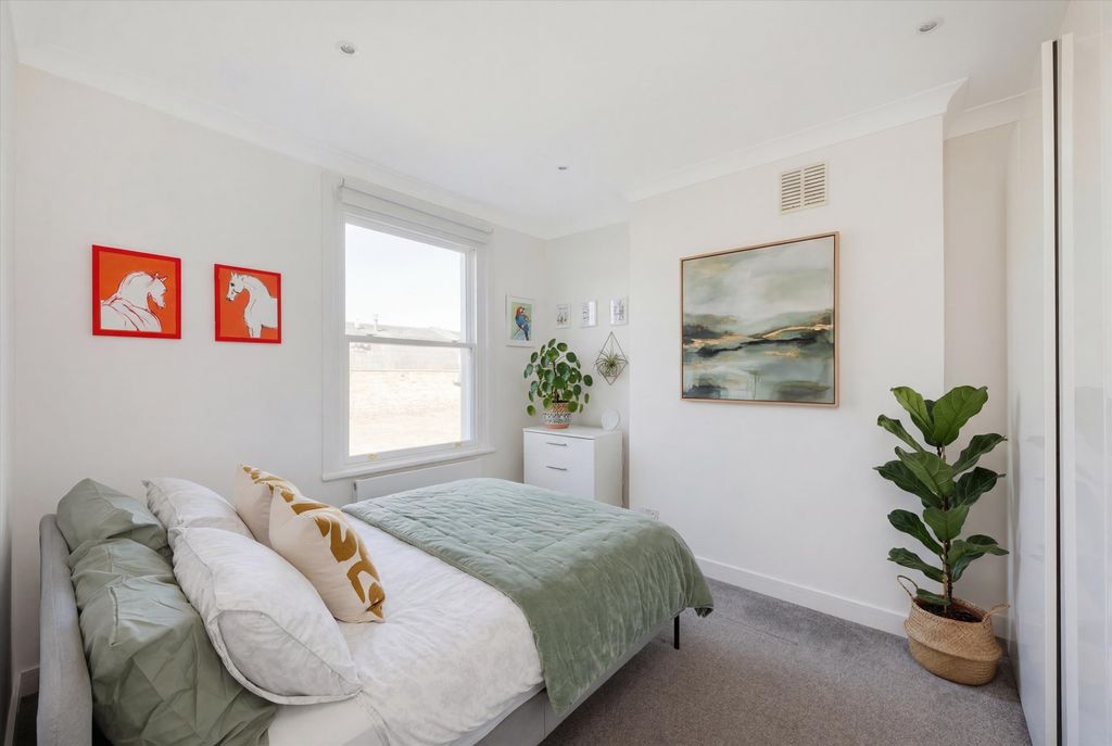 Property photo 3 of 10 Image