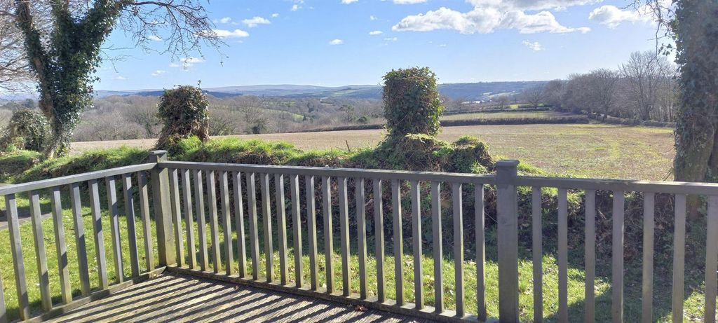 Property photo 2 of 16 6 Dartmoor View.Jpg