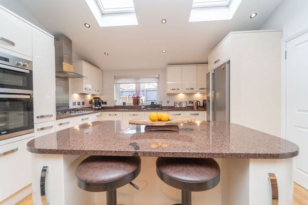 Property photo 3 of 46 Kitchen