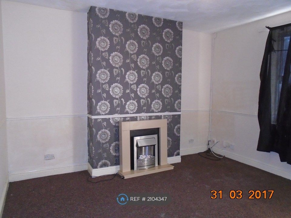 Property photo 2 of 11 Living Room