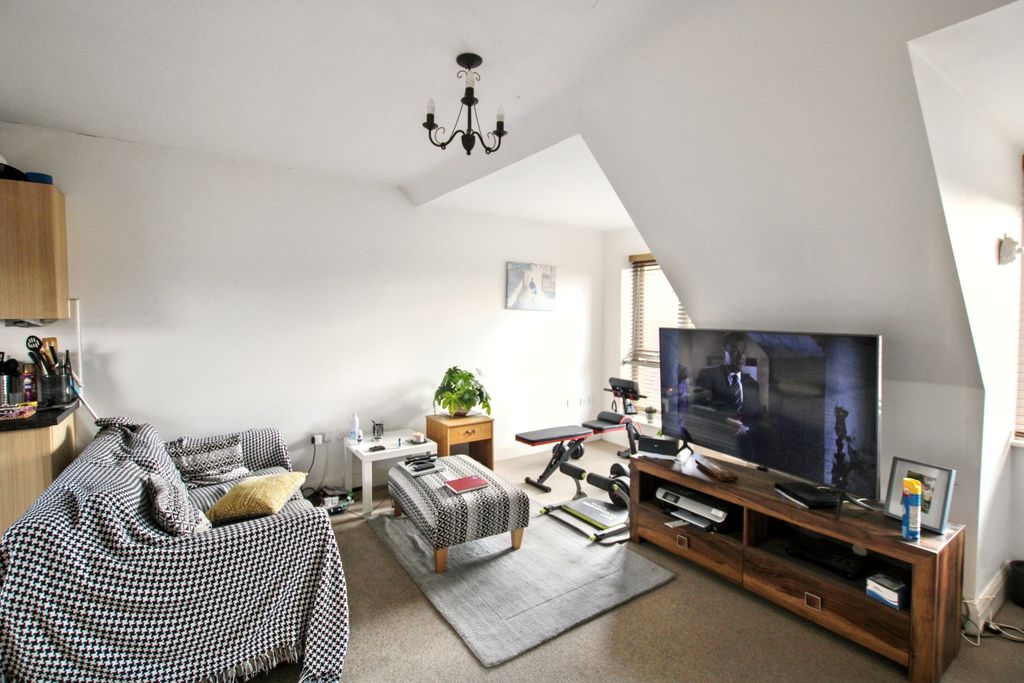 Property photo 3 of 6