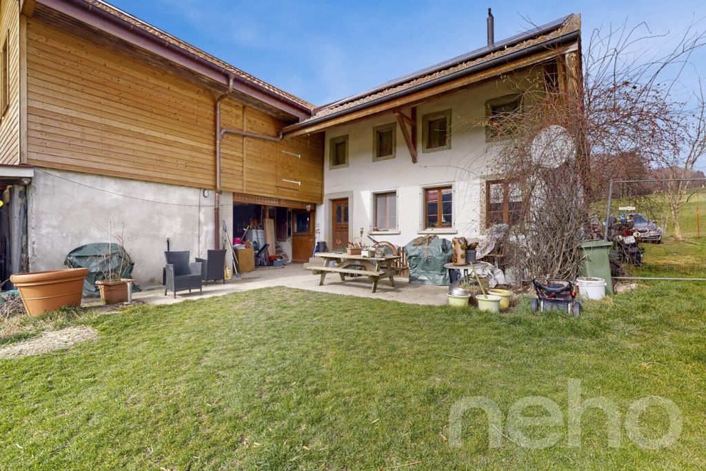 Property photo 3 of 12