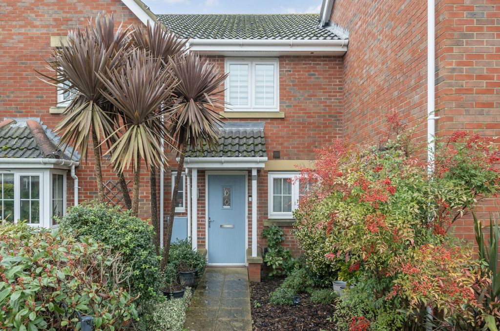 Property photo 1 of 12 1403030-1-698496F...