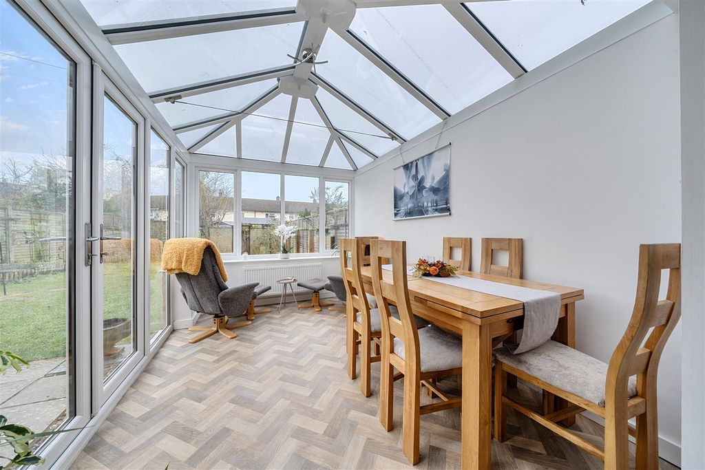 Property photo 3 of 21 1397394-10-695Fa24723741.Jpg