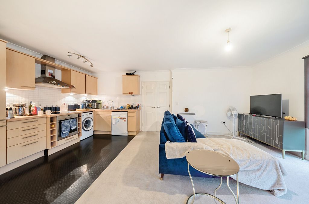 Property photo 2 of 12