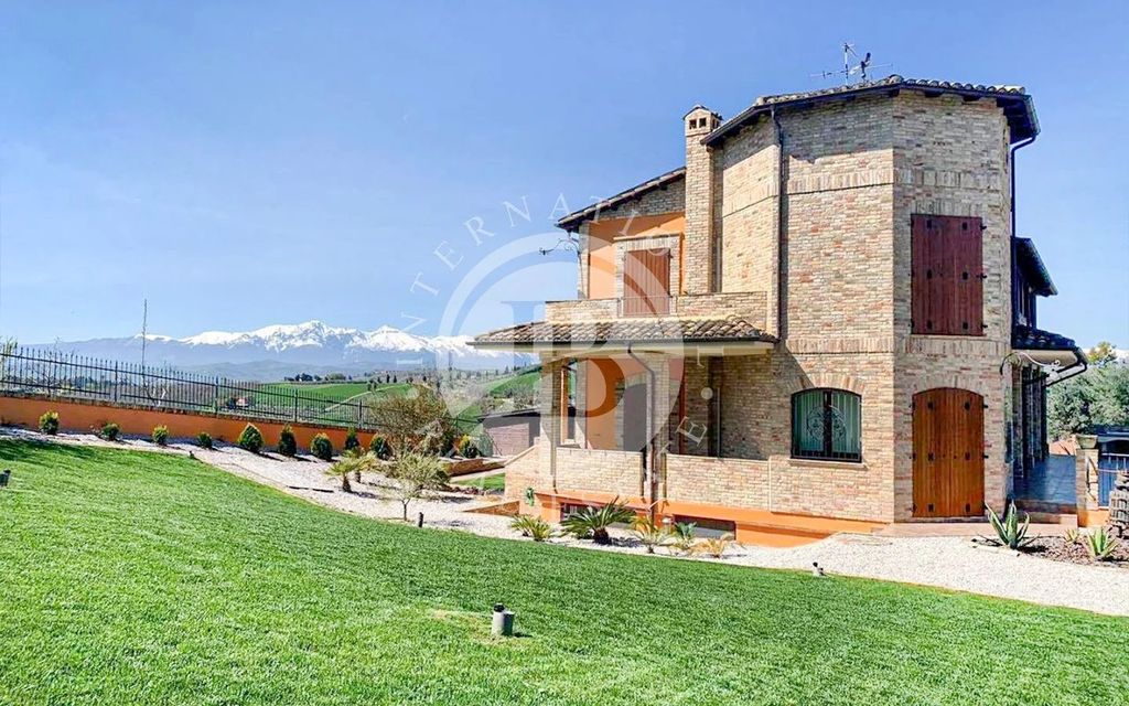 Property photo 3 of 27