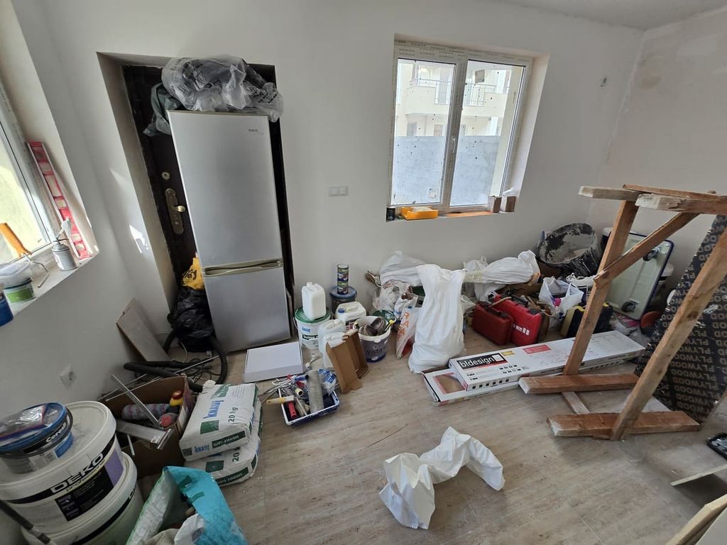 Property photo 2 of 12