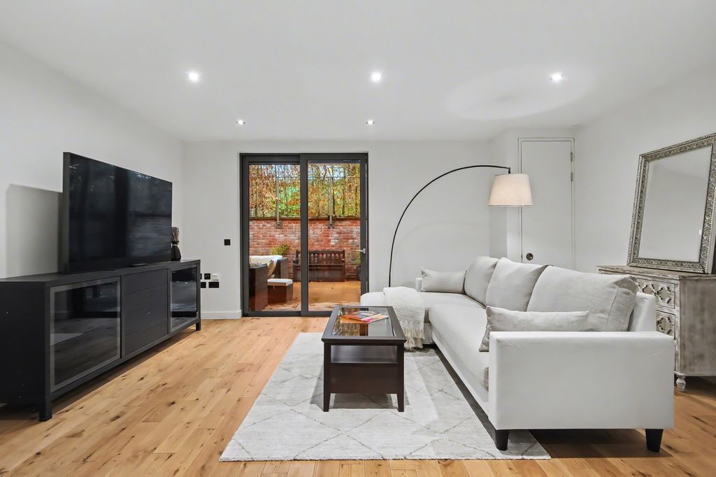 Property photo 2 of 10 Picture No. 49