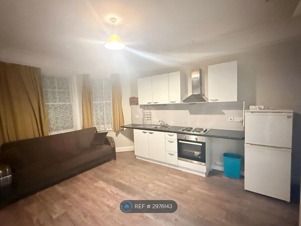 Property photo 1 of 3