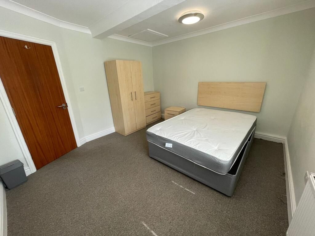 Property photo 3 of 13 A Clean And Well-Maintained Double Bedroom Featuri...