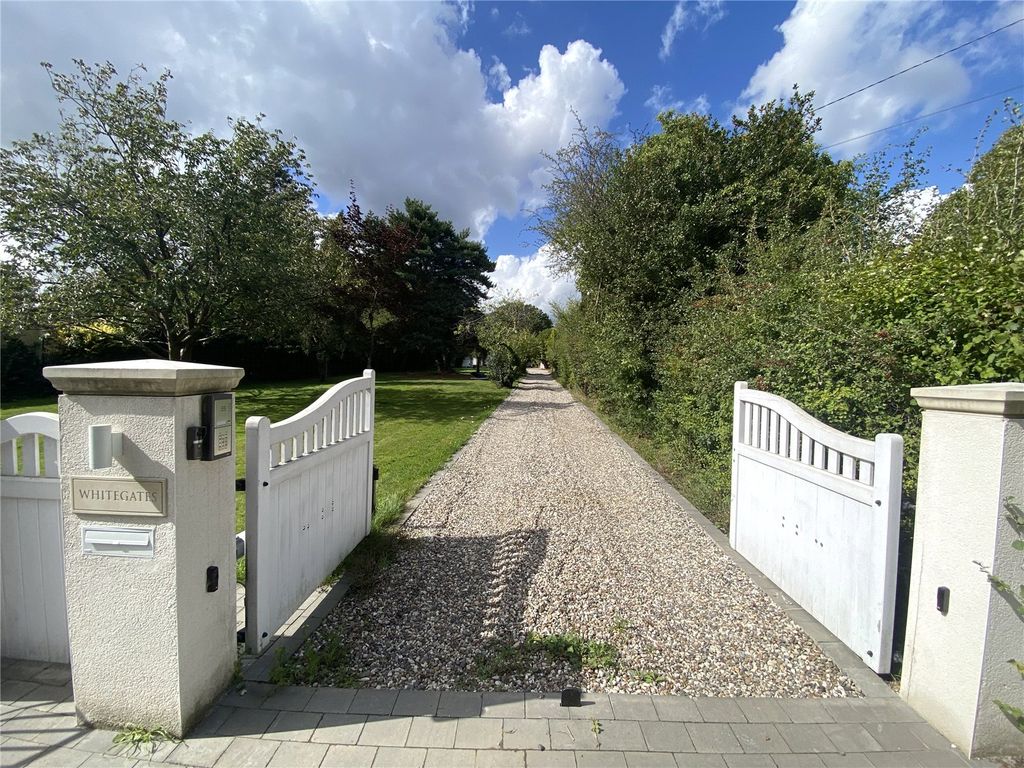 Property photo 2 of 36 Picture No. 08