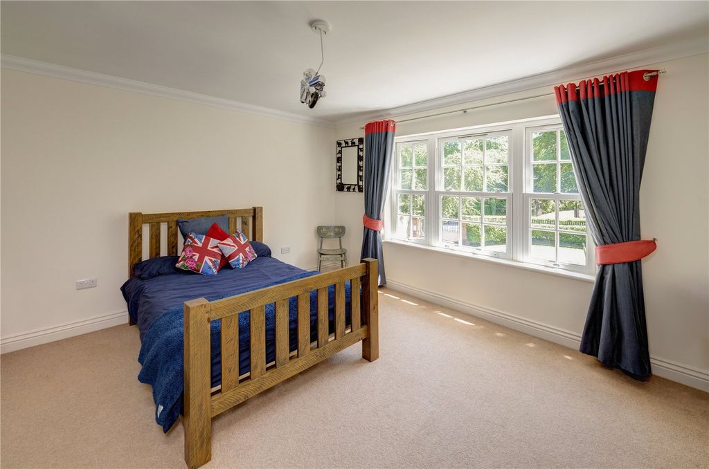 Additional image 15 of 8 bed detached house for saleWestfield Road, Beaconsfield HP9