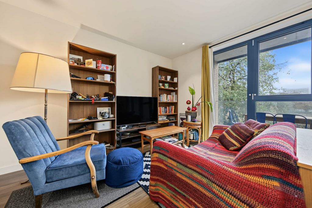 Property photo 3 of 12