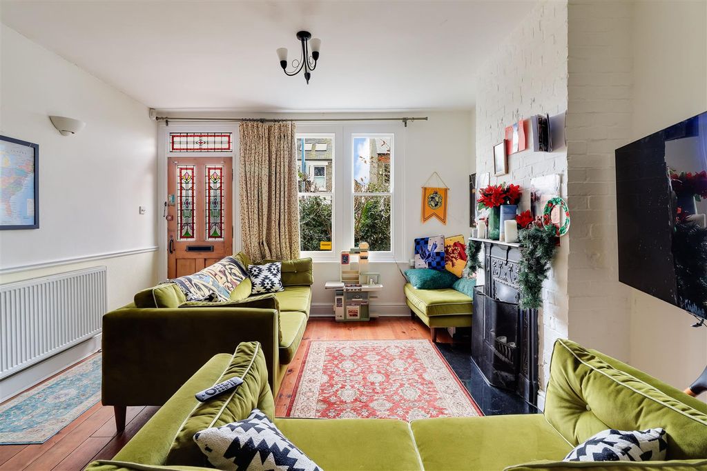 Property photo 2 of 24