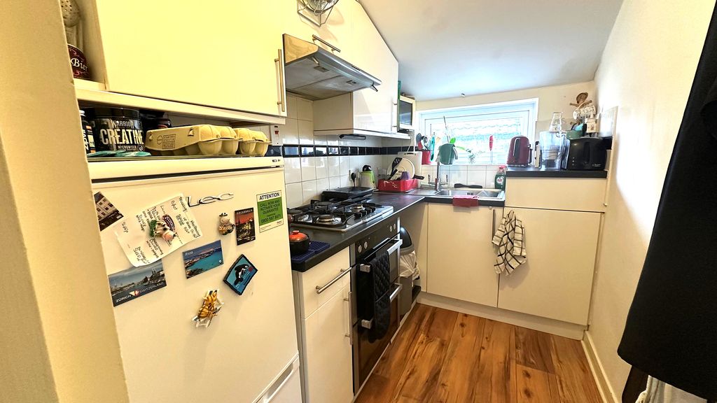 Property photo 2 of 6