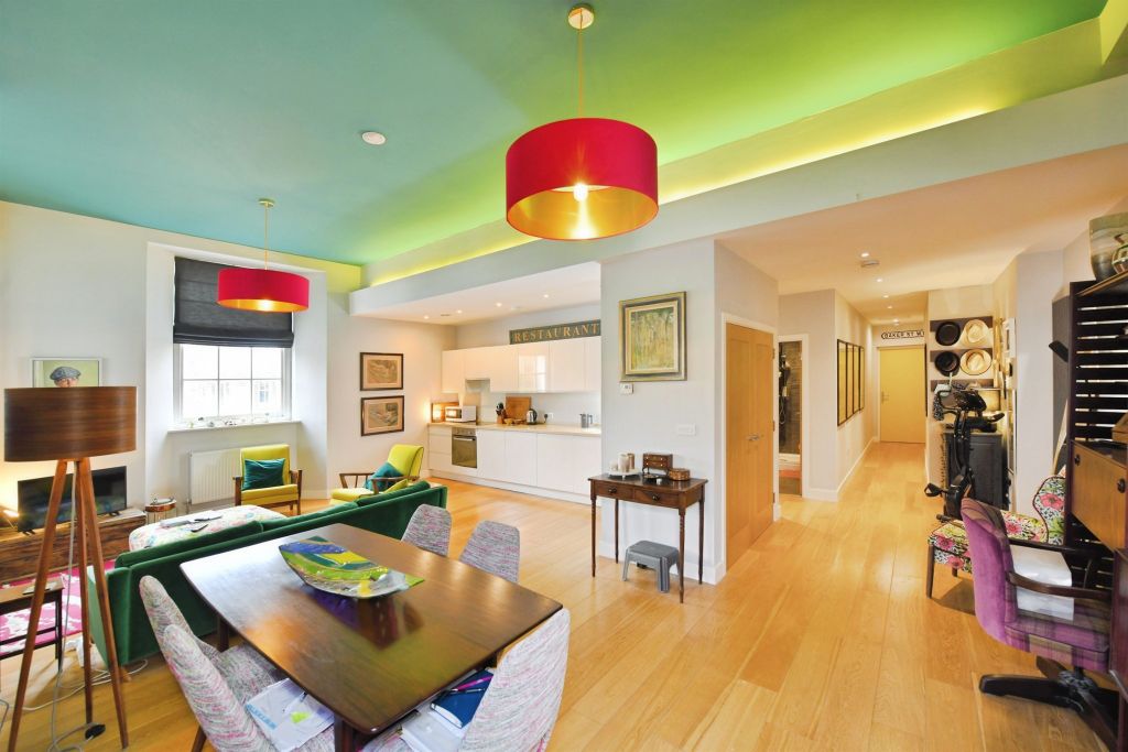 Property photo 2 of 19