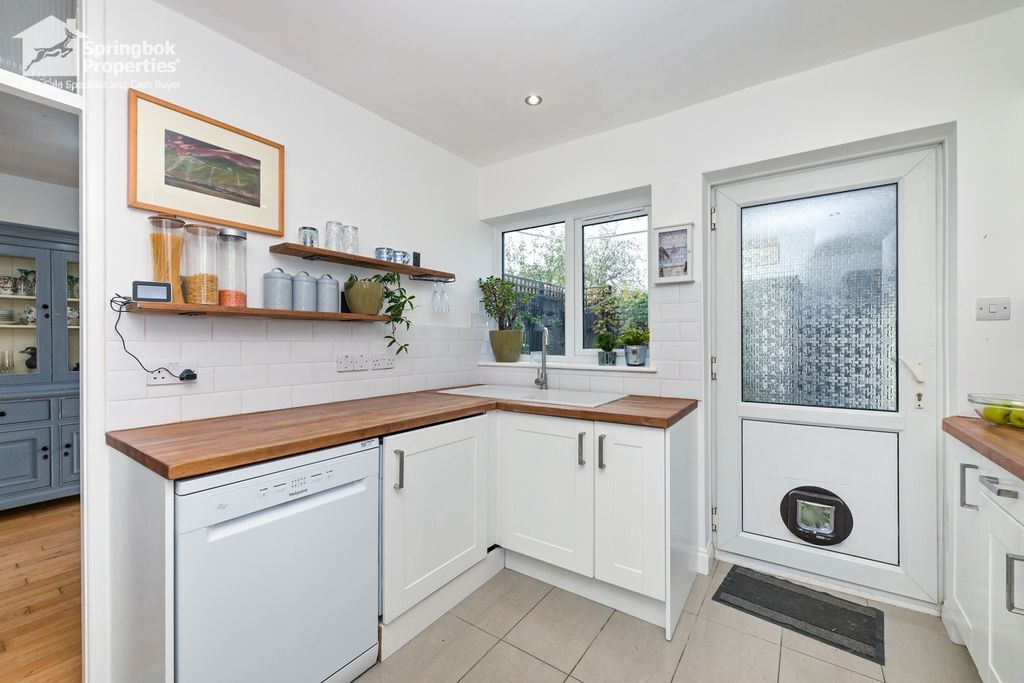 Property photo 3 of 19 Image 2