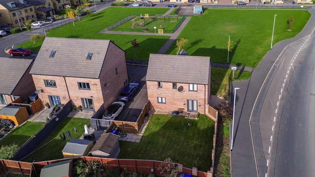 Property photo 2 of 23 Photo-2025-10-29-18-09-45[3]