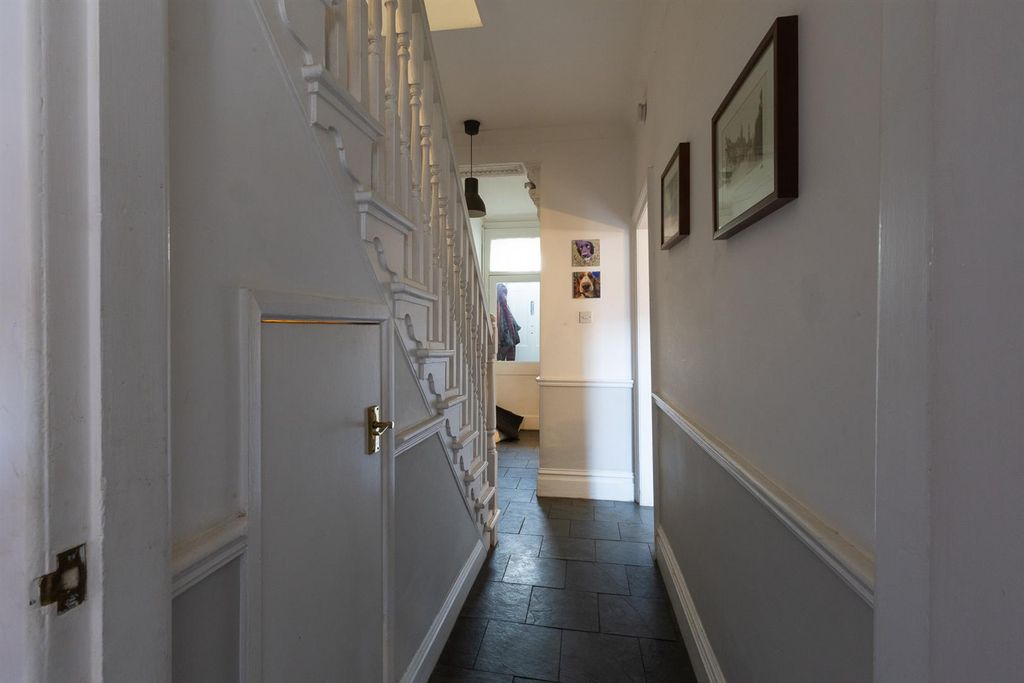 Property photo 2 of 19 19_Victoriaembankment_Darlington_291123_08.Jpg