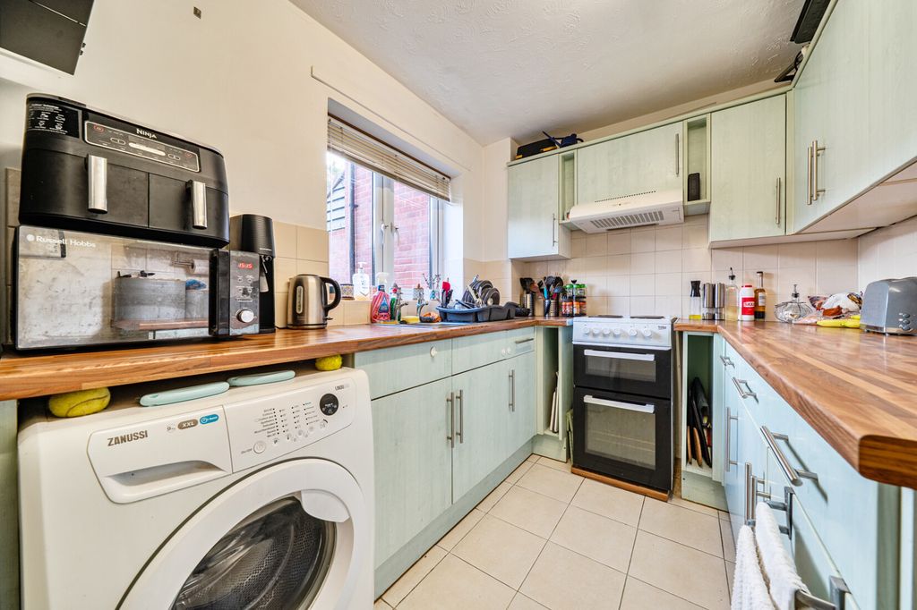 Property photo 3 of 15 Kitchen