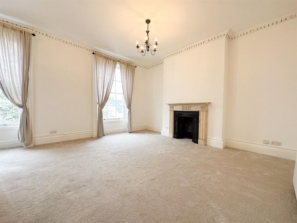 Property photo 2 of 7 Sitting Room