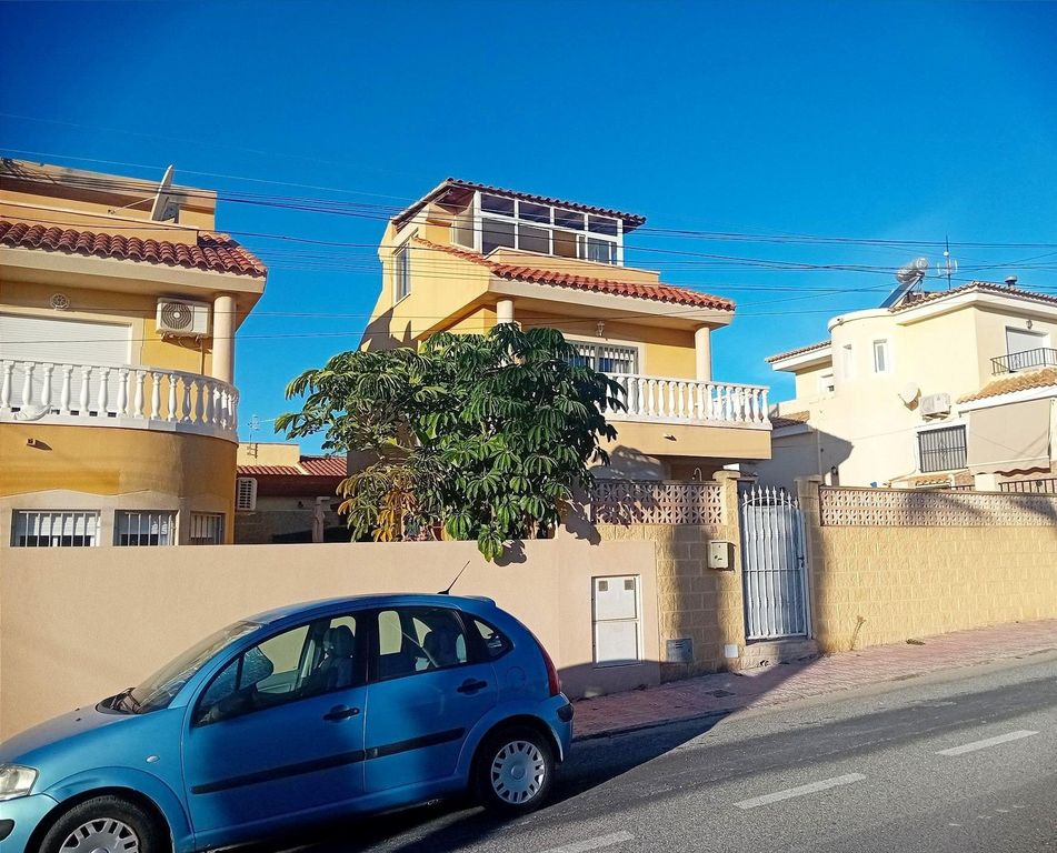 Property photo 1 of 49