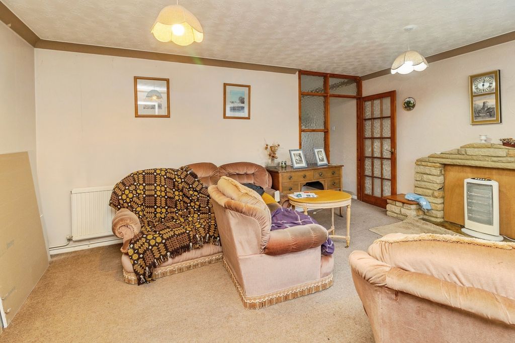 Property photo 2 of 17 Photo