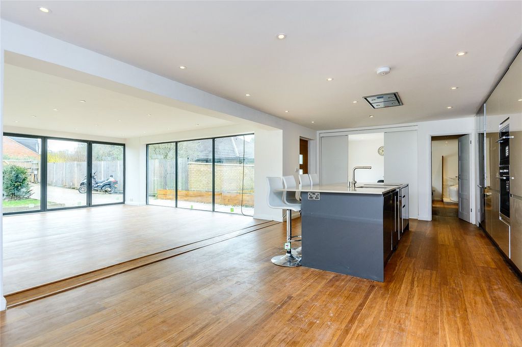 Property photo 2 of 12 Picture No. 01