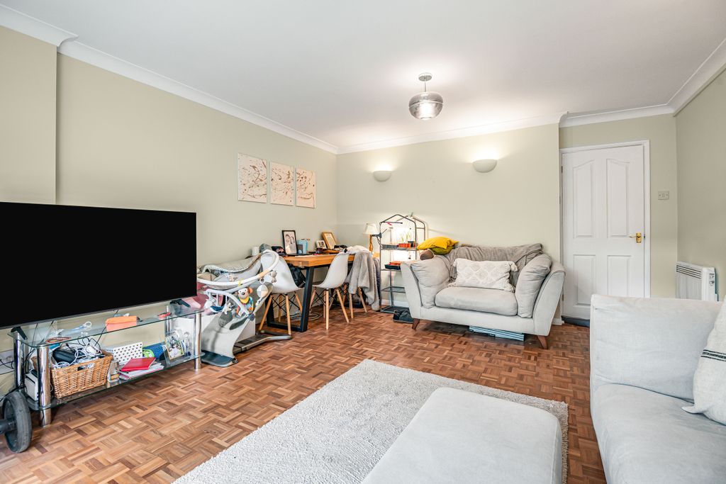 Property photo 2 of 20 Cranmore Court