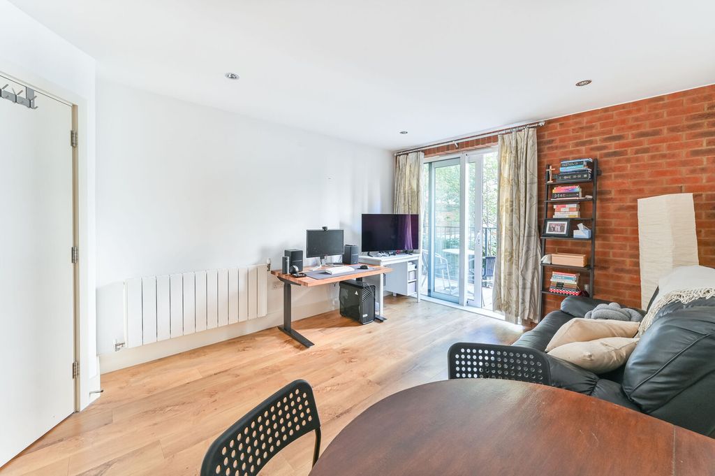 Property photo 3 of 10