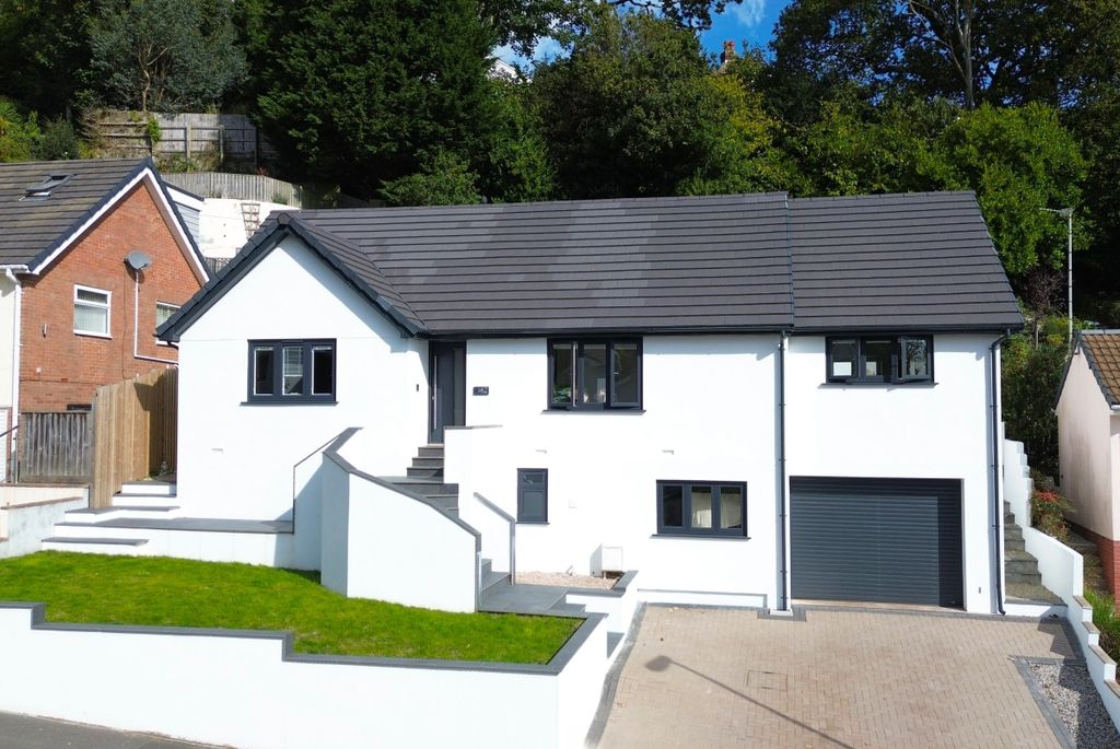 Property photo 1 of 25