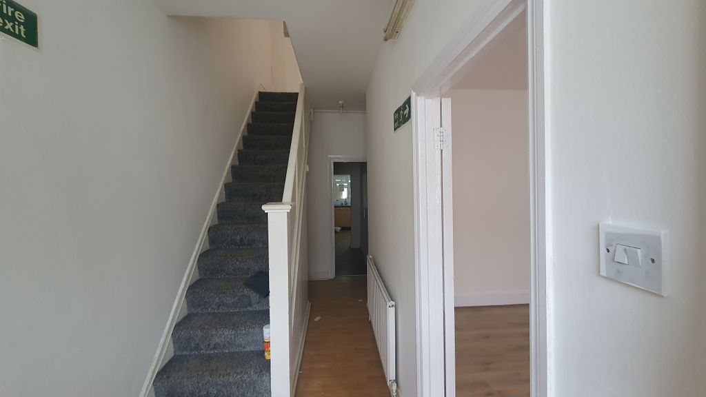 Property photo 3 of 14 Hallway 