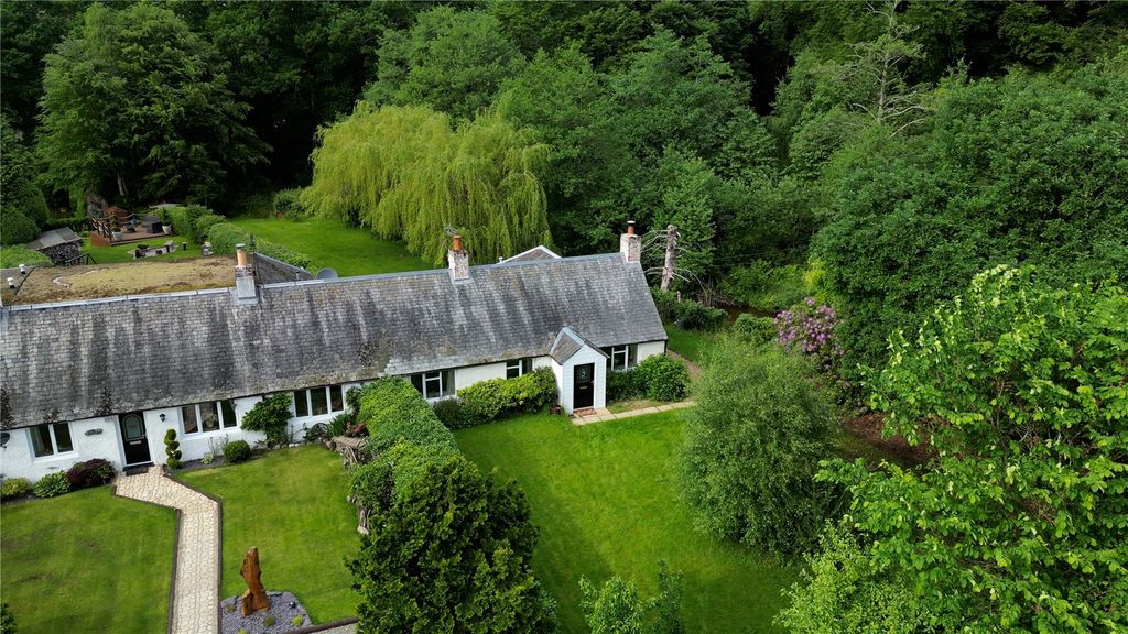Property photo 1 of 17 External