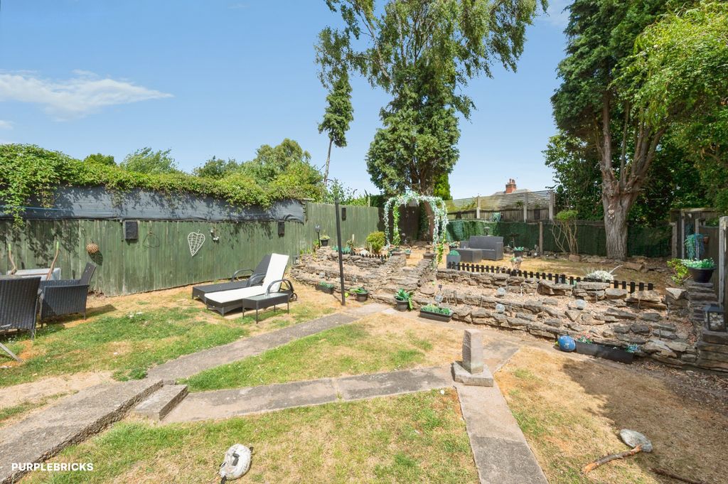 Property photo 2 of 27