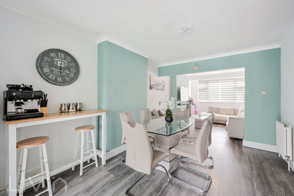 Property photo 1 of 12 Chilmark Road, 4 (9)